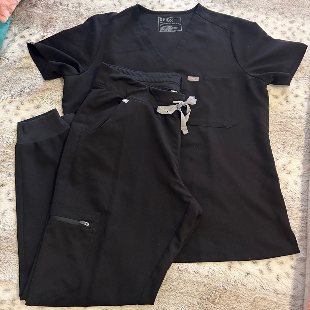 Black Figs Jogger Scrub SET 🖤